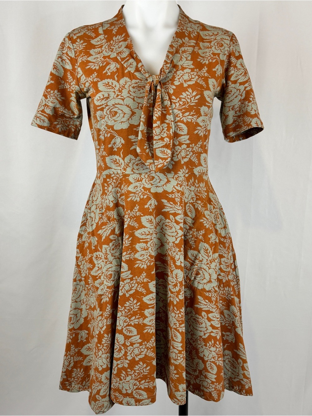 Effie’s Heart Floral Tie-Neck Fit & Flare Dress Medium